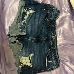These are super cute dark blue jean shorts! I love these! Super stretchy